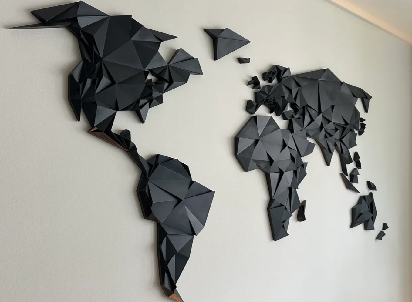 3D-gedruckte Low-Poly-Weltkarte 3D-printed Low Poly World Map
