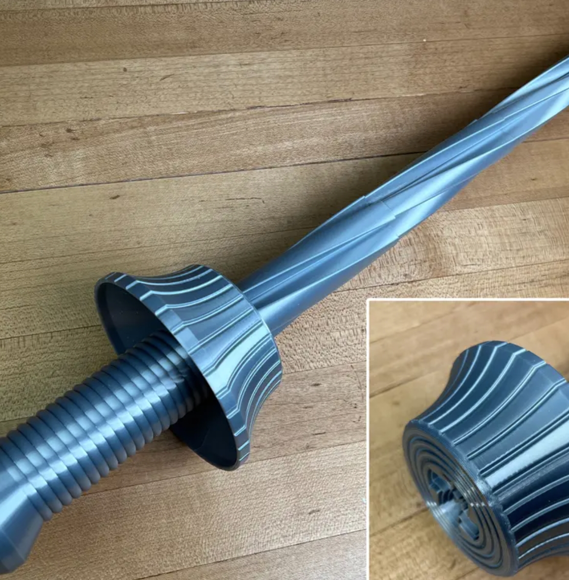 Zusammenfallendes Bohrschwert – Print-in-Place Collapsing Drill Sword Print-in-Place