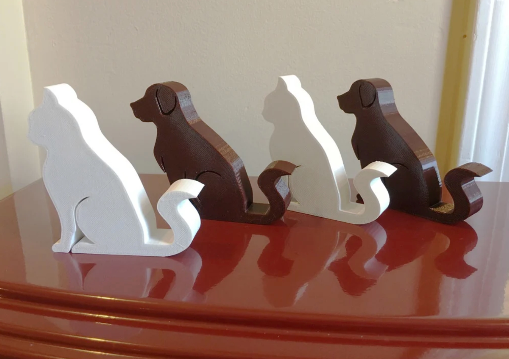 3D-gedruckter Katzen- und Hunde-Telefonständer 3d printed cat and dog phone stand