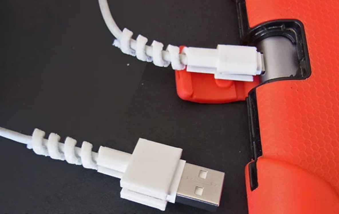 3D-gedruckte federnde Apple-Kabelschoner 3d printed springy apple cable savers